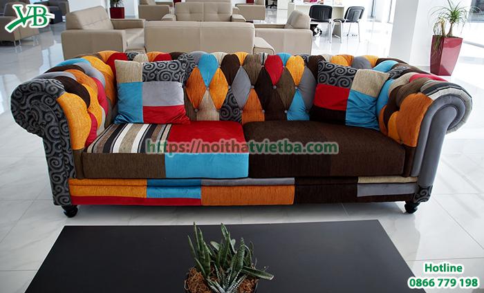 Sofa làm từ vải nỉ nên có thể phối màu đa dạng với không gian nhà bạn