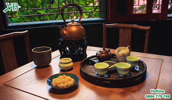 Bàn trà sớm được xuất hiện trong cung vua với lịch sur lâu dài