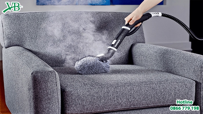 Máy hấp quần áo cũng có thể làm sạch ghế sofa nhà bạn